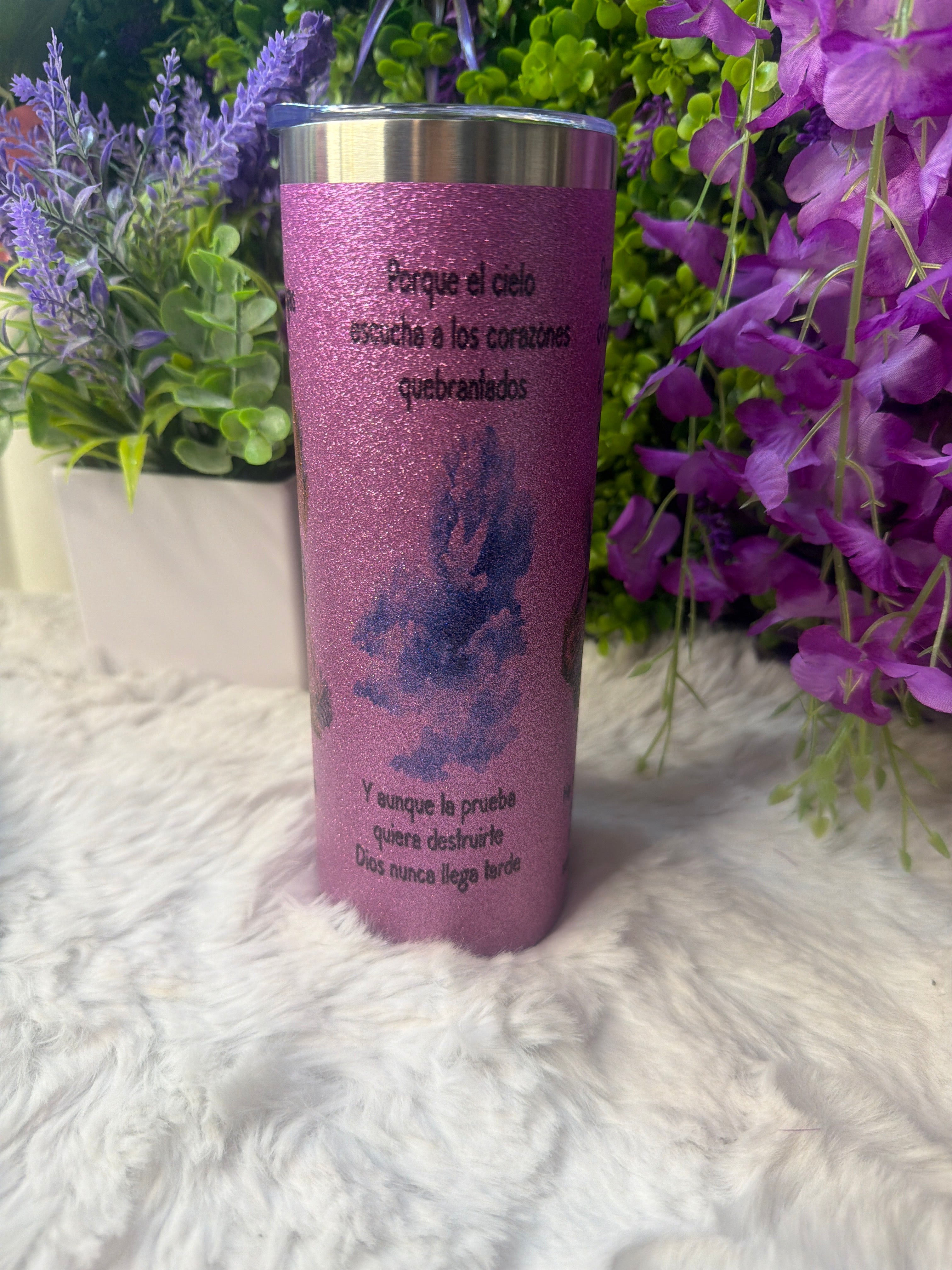 Hay poder en la oración tumbler morado con destellos de glitter 20 oz