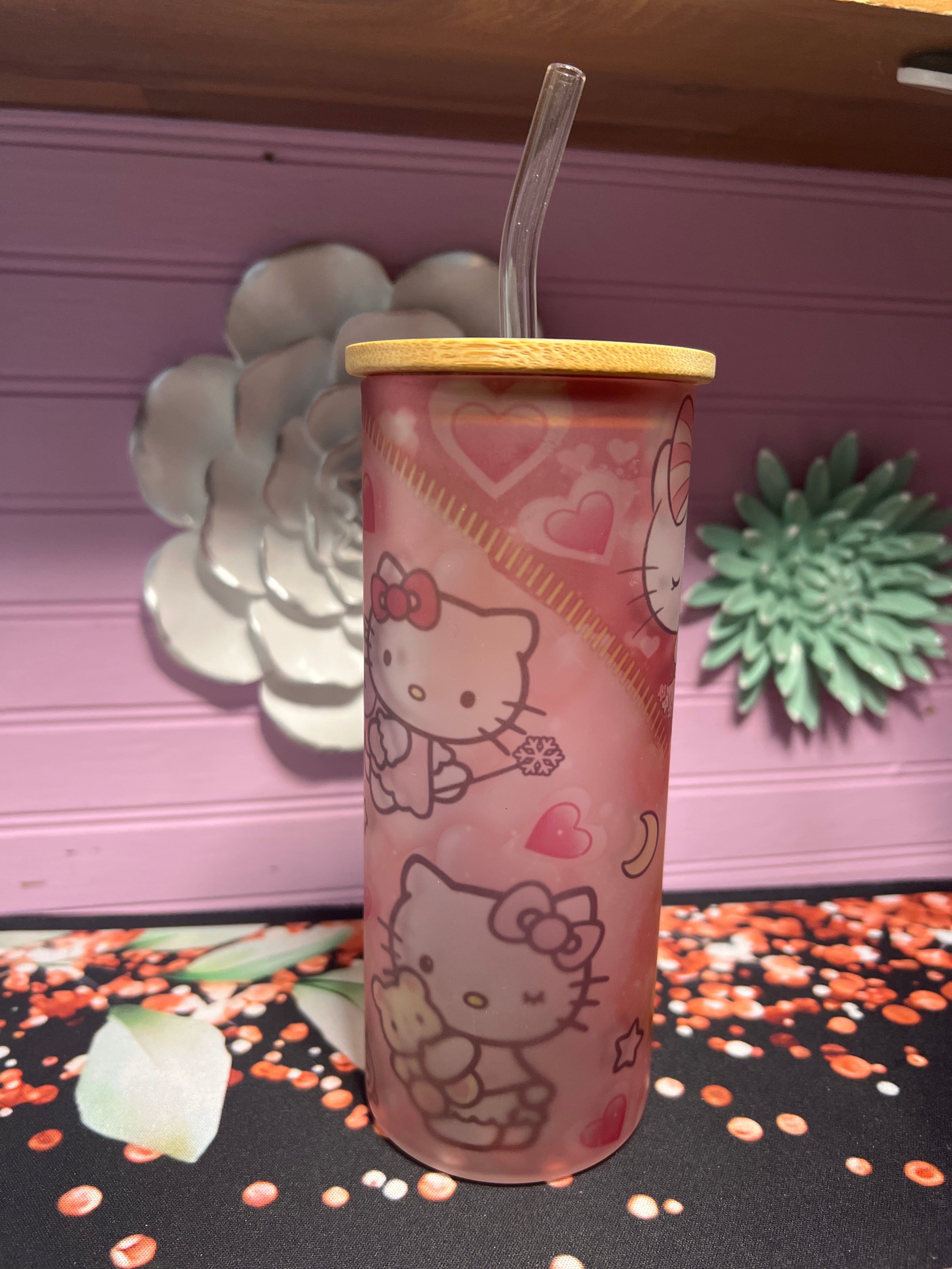 Hello Kitty Frosted glass cup 18 oz
