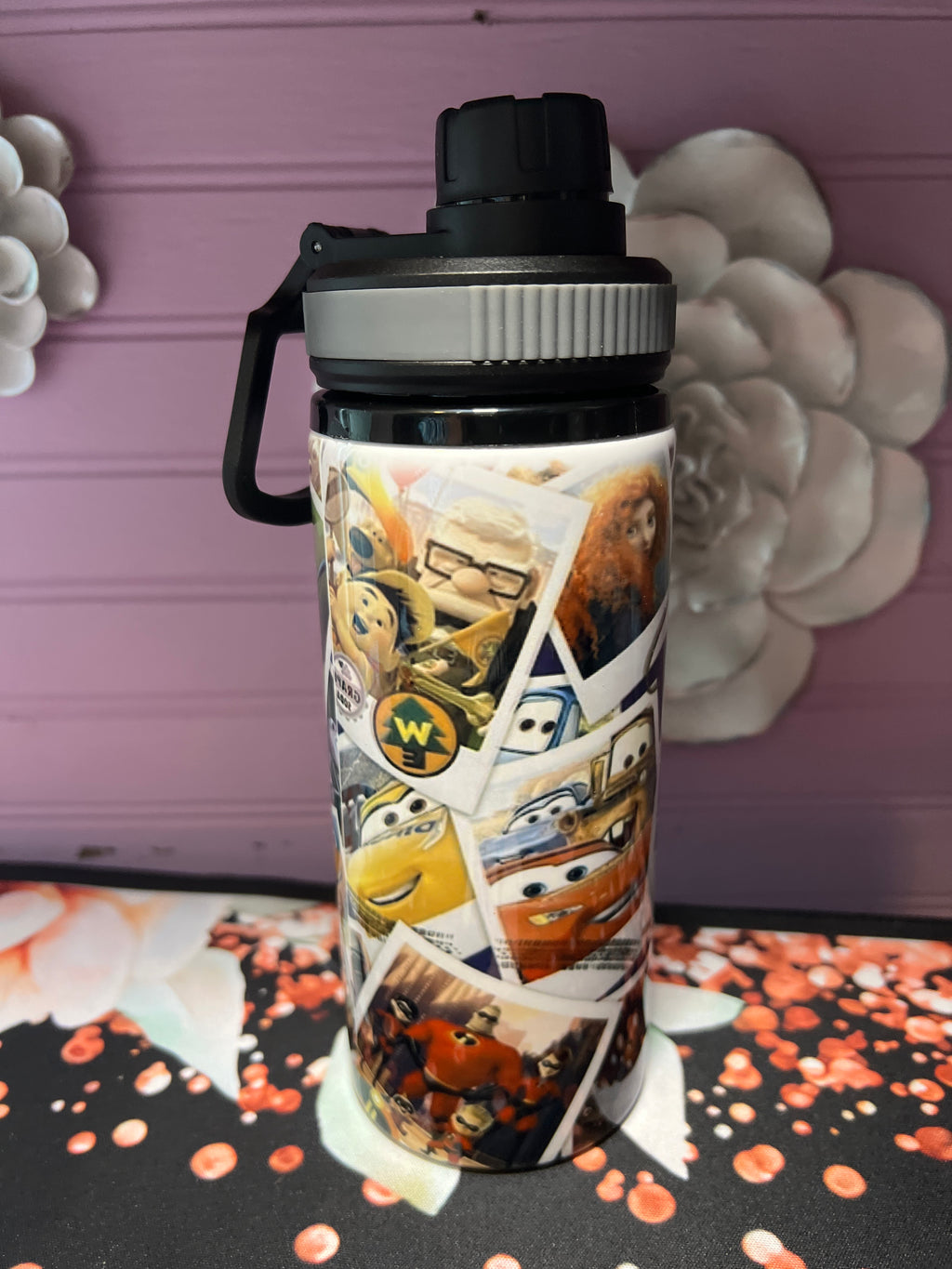Disney tumbler 20 oz