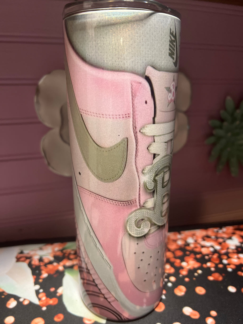 Nike B tumbler 20 oz