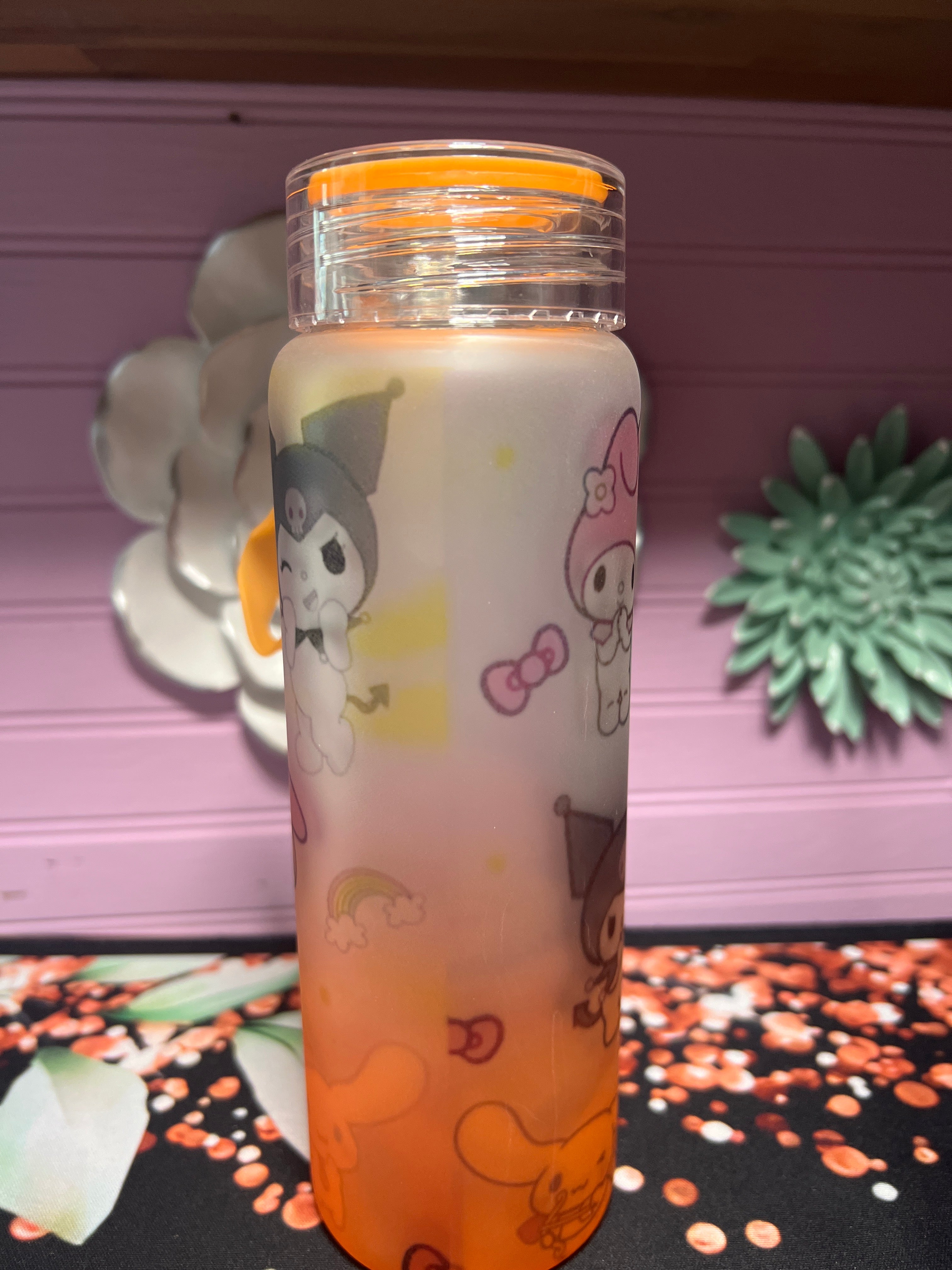 Hello kitty y sus amigos frosted glass cup 17 oz
