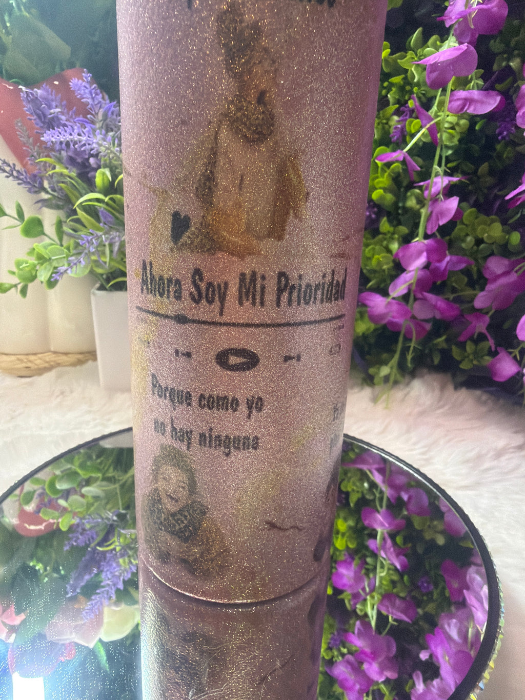 Ahora soy mi prioridad tumbler rosa con destellos de glitter