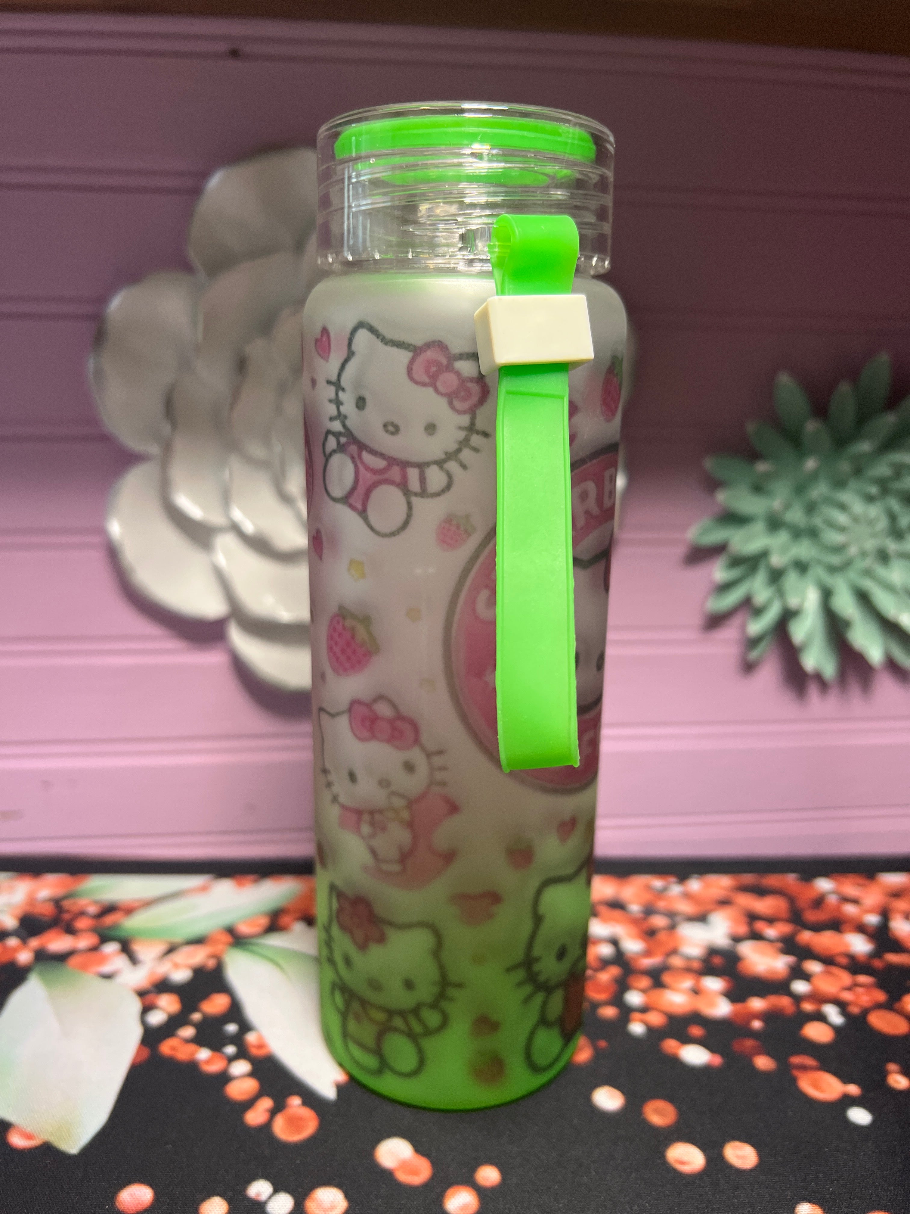 Hello Kitty frosted glass cup 17 oz