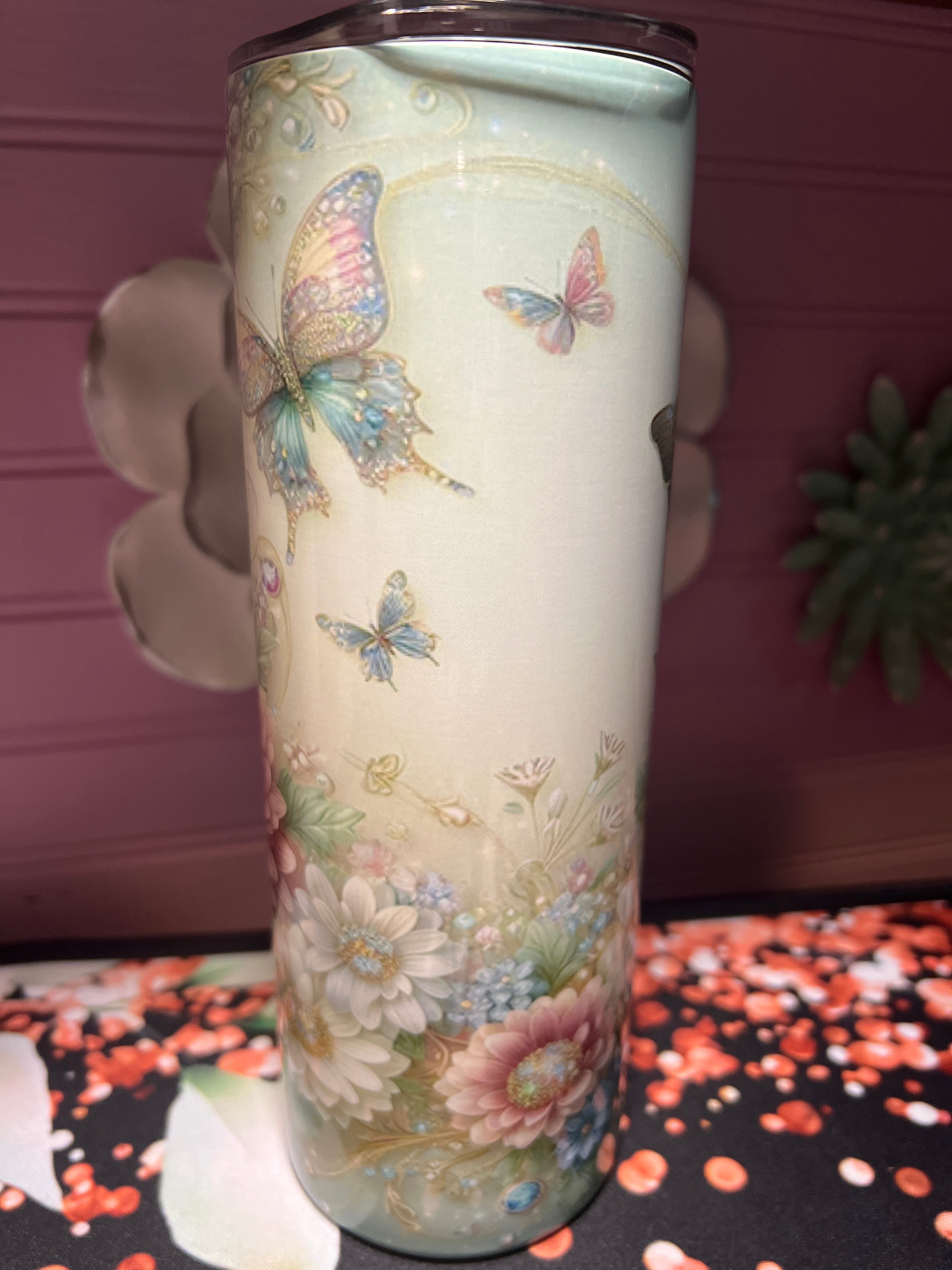 Mariposas y flores tumbler 20 oz