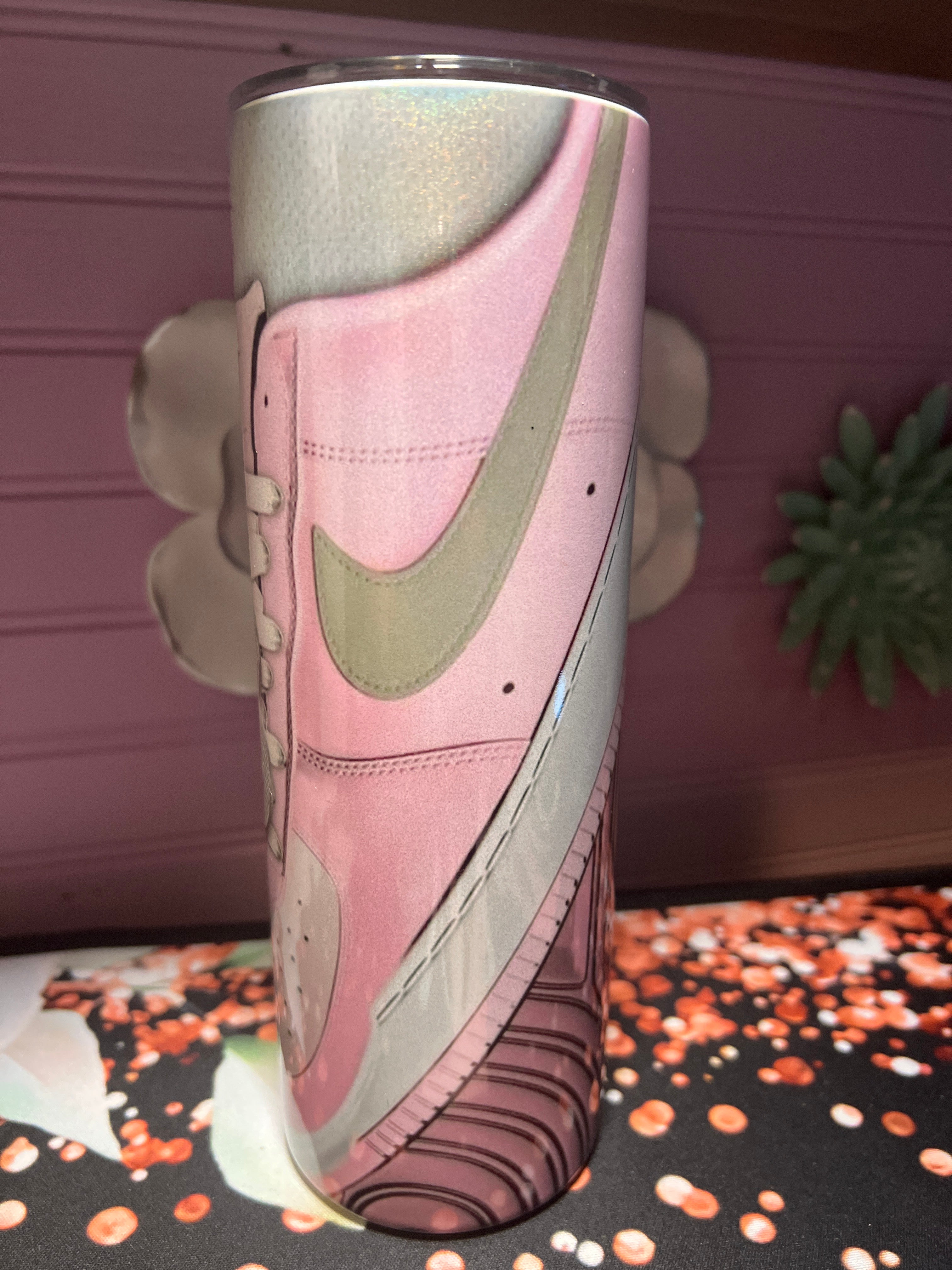 Nike B tumbler 20 oz