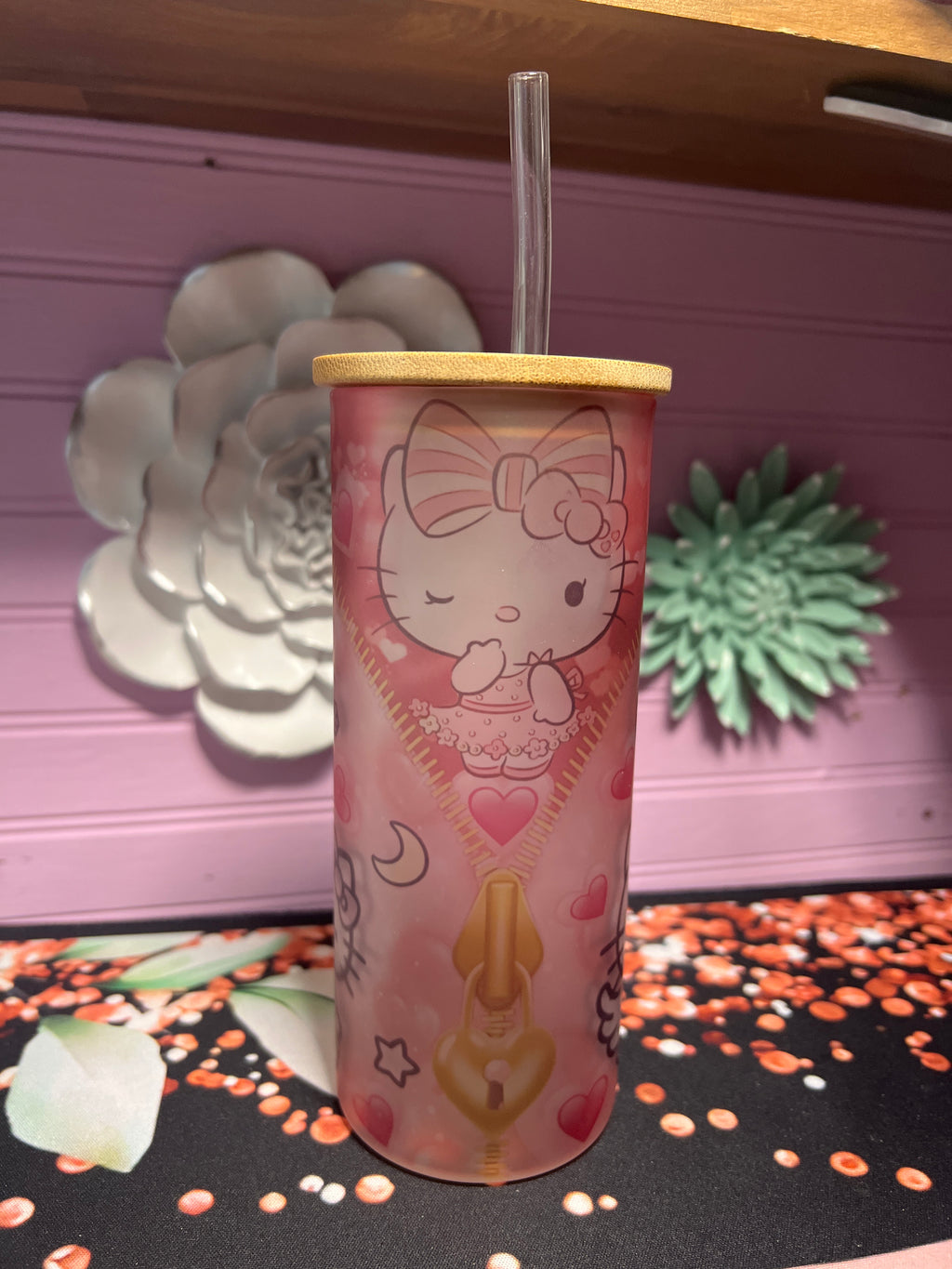 Hello Kitty Frosted glass cup 18 oz