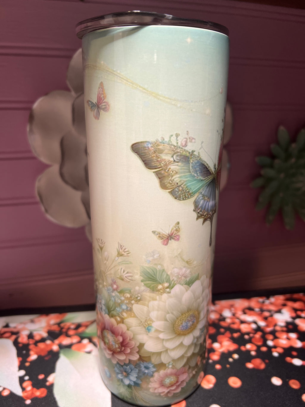 Mariposas y flores tumbler 20 oz