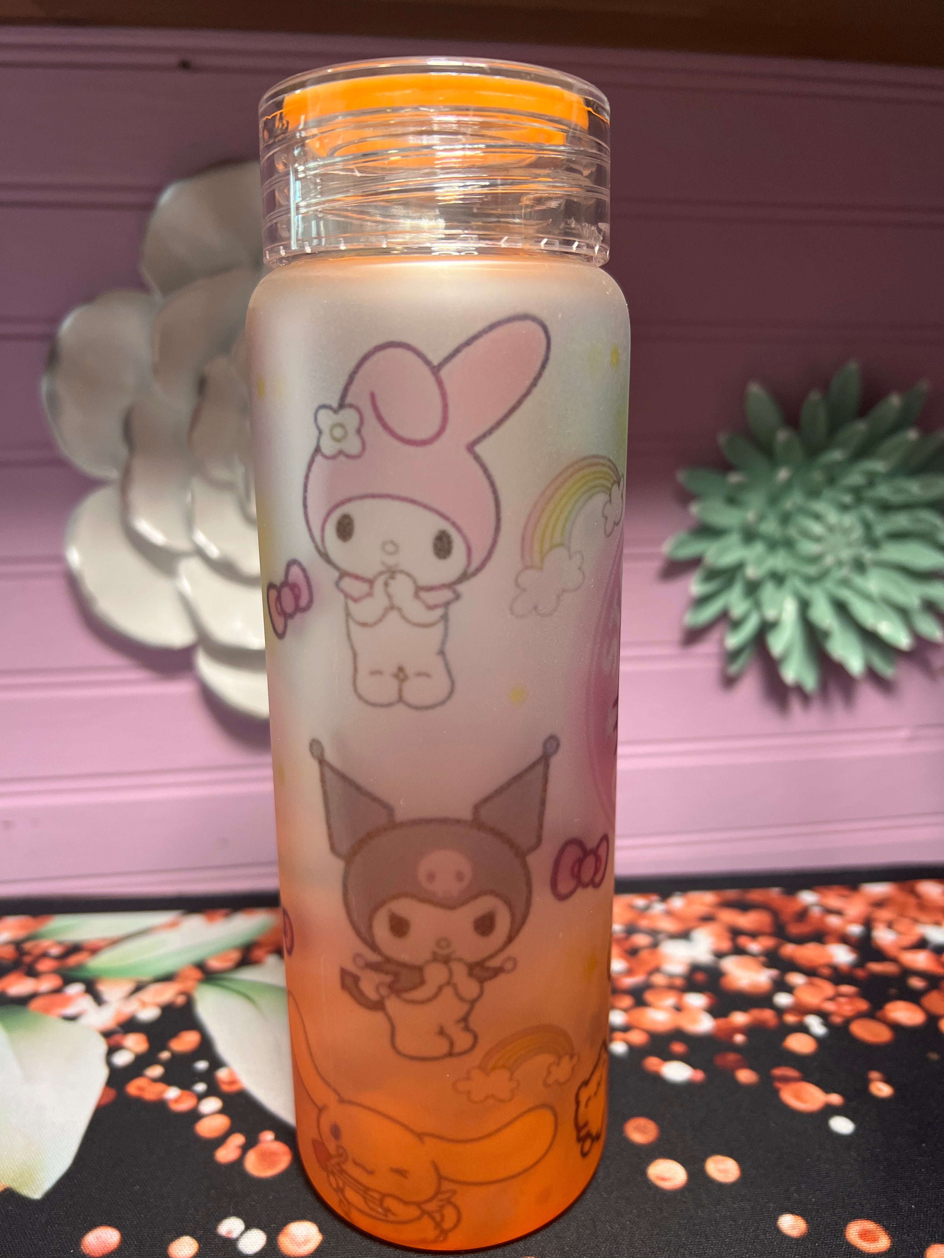 Hello kitty y sus amigos frosted glass cup 17 oz