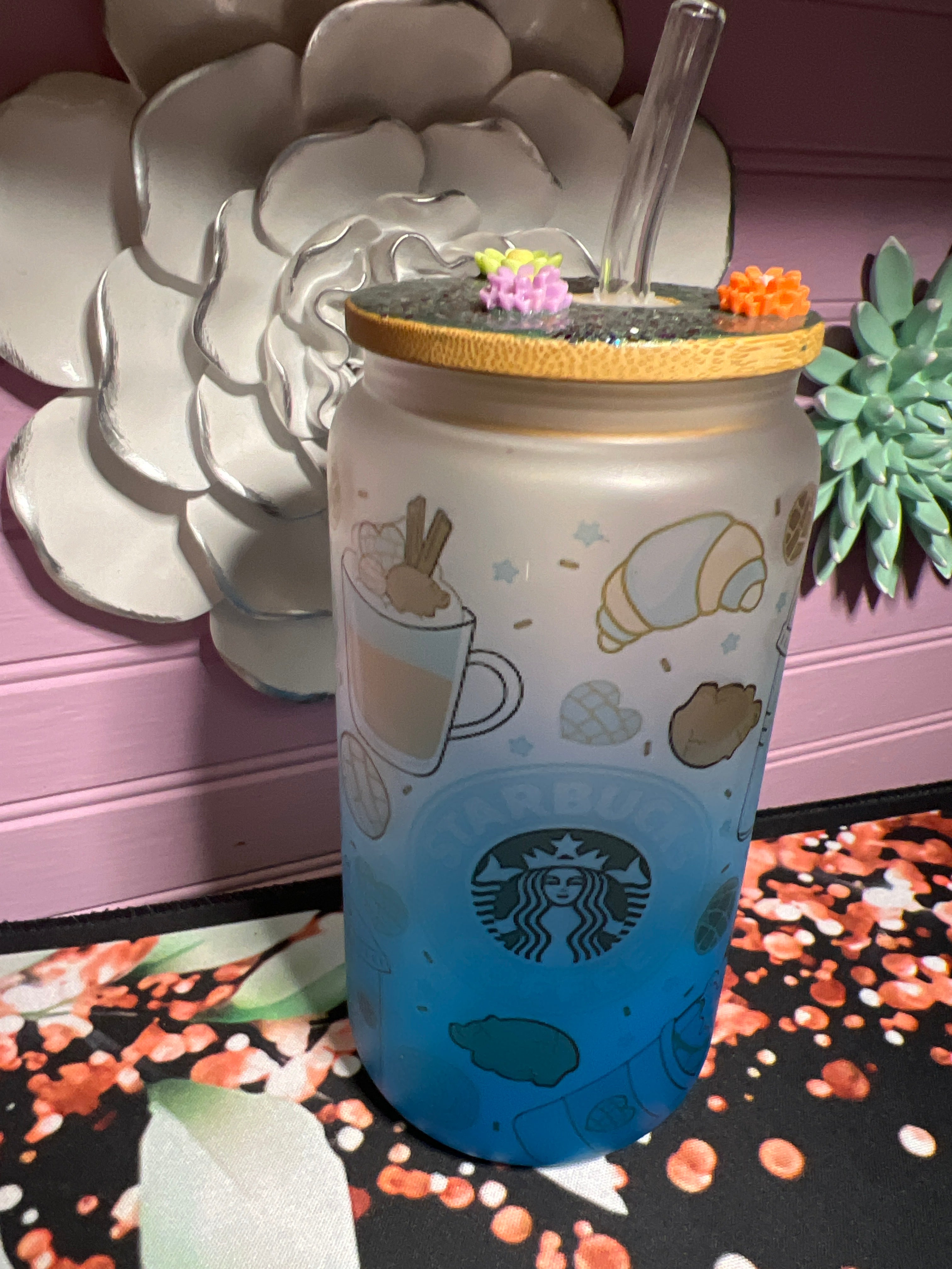 Frosted Glass cup 16 oz Cafecito y chisme