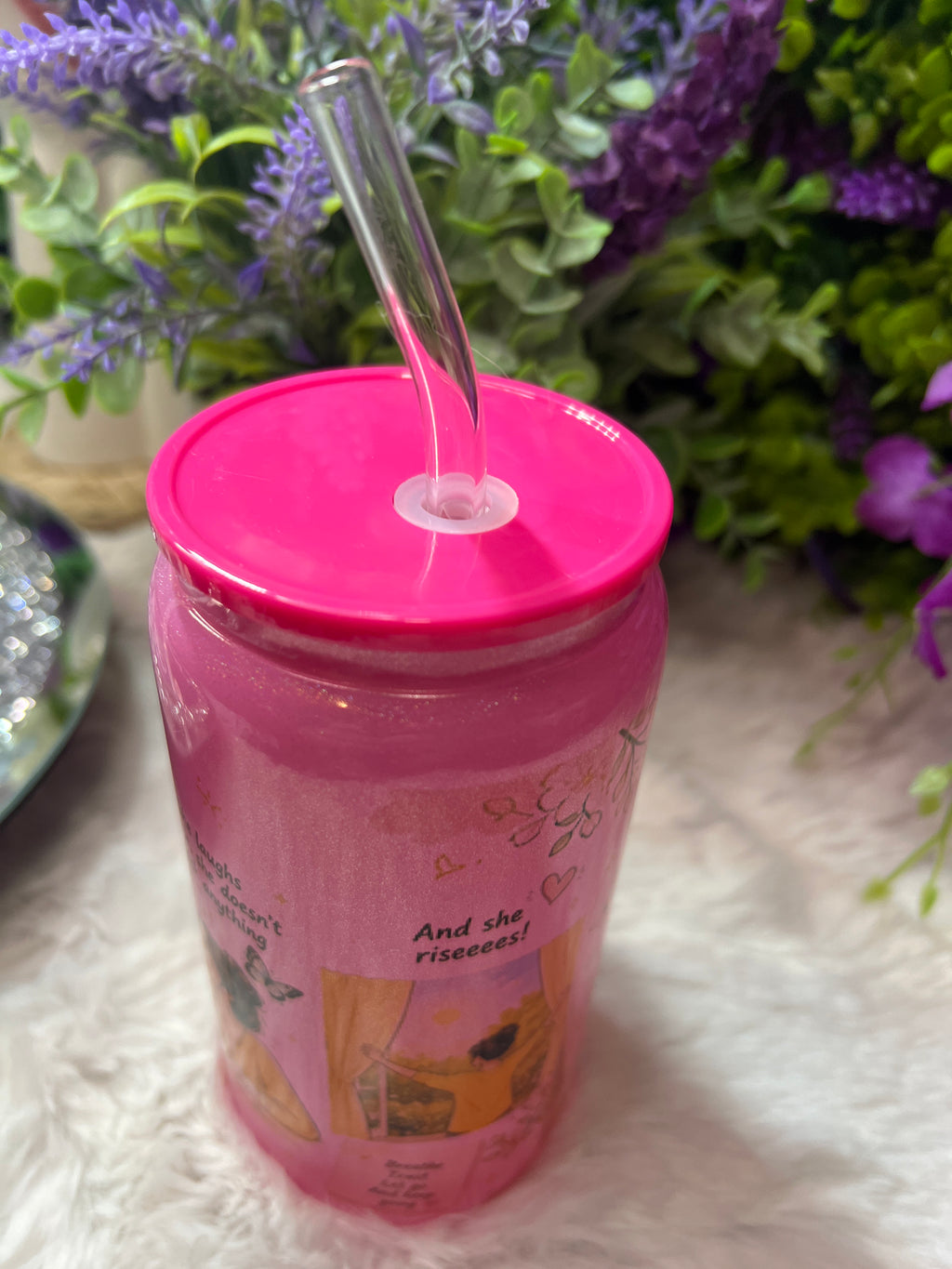 She chooses and rises glass cup 16 oz