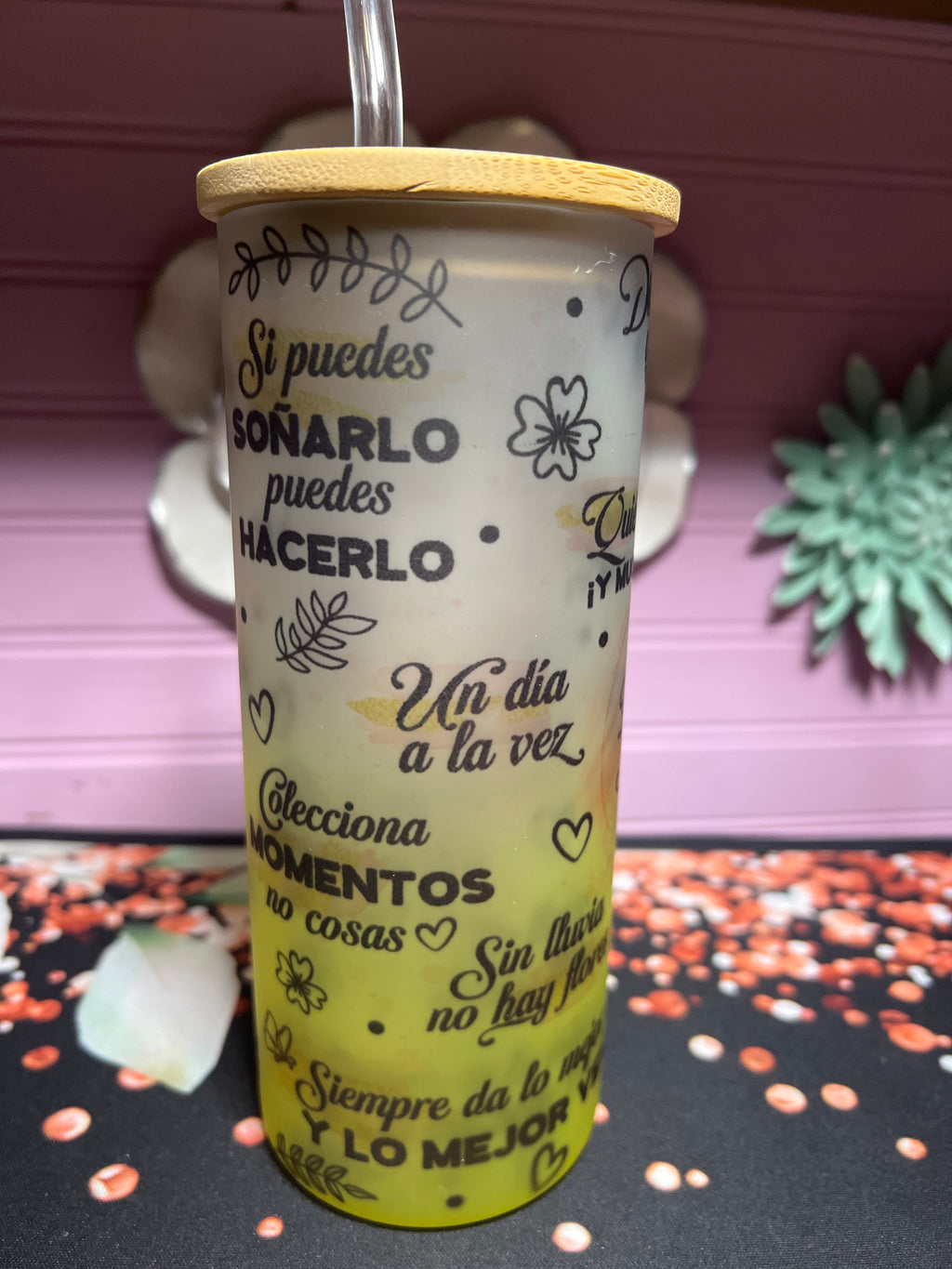 Perfectamente Imperfecta frosted glass cup 18 oz