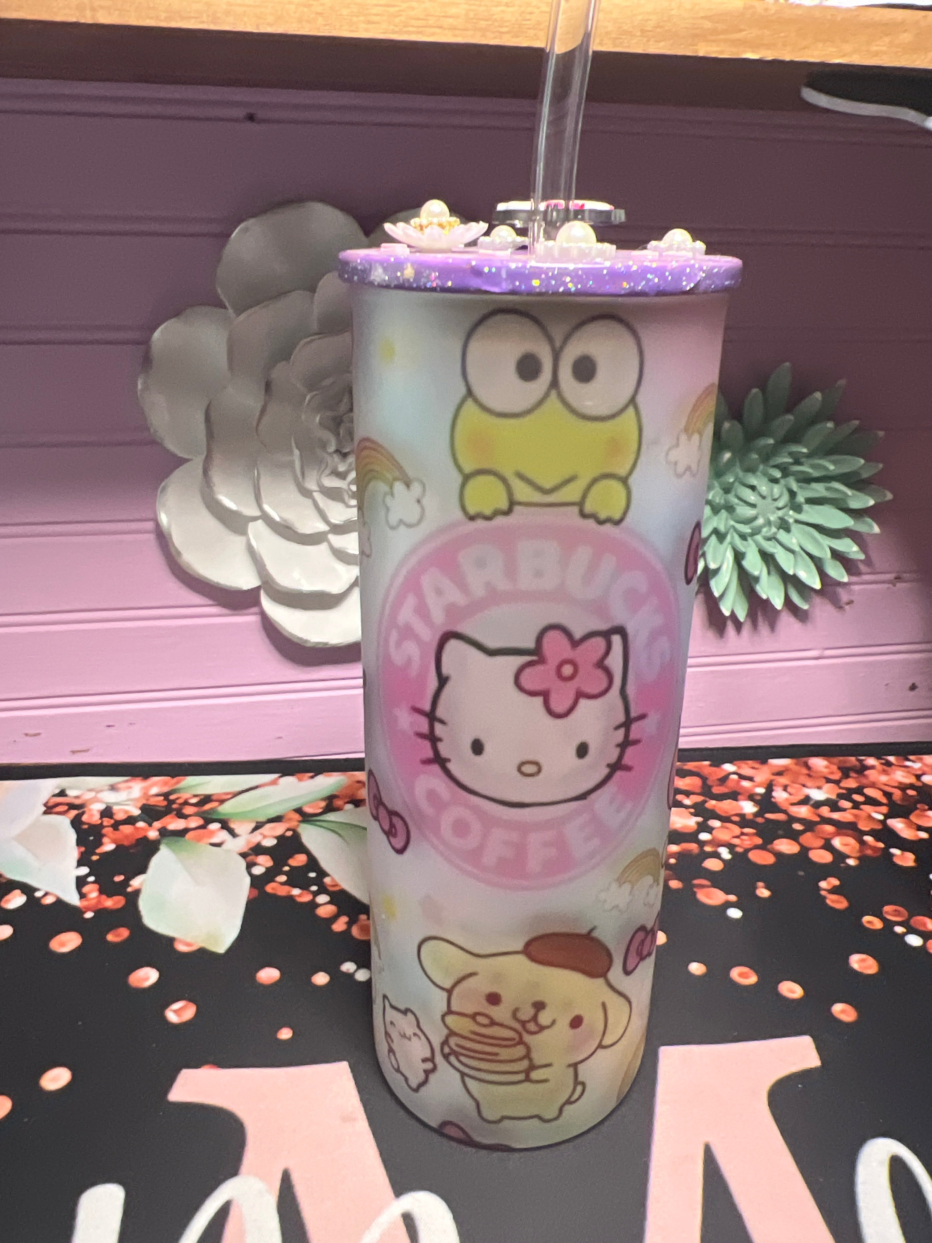 Hello Kitty y sus amigos frosted glass cup 20 oz