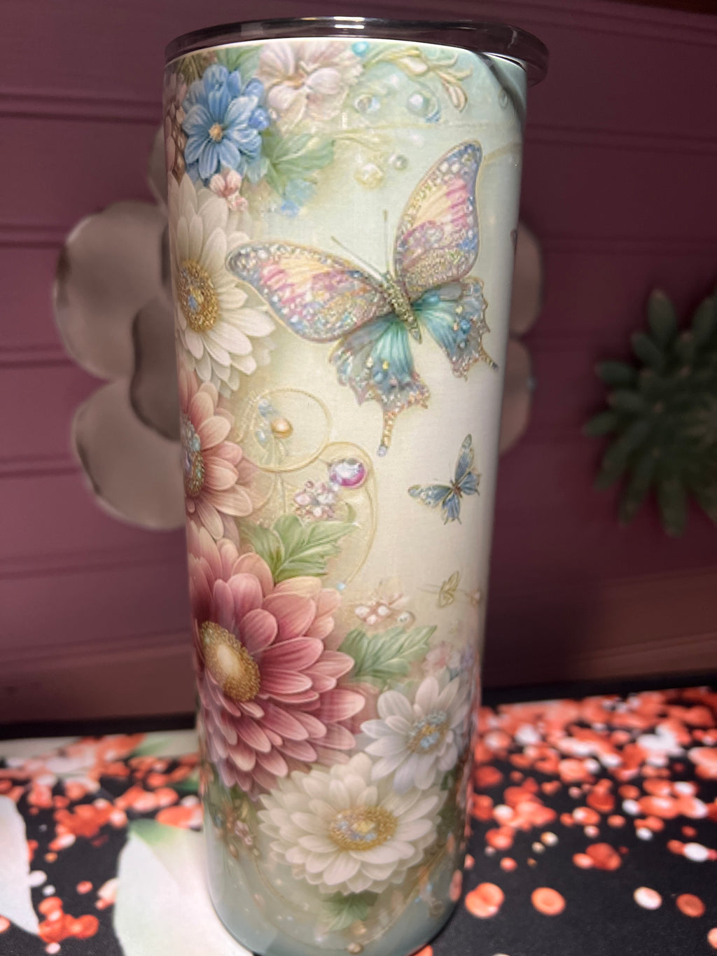 Mariposas y flores tumbler 20 oz