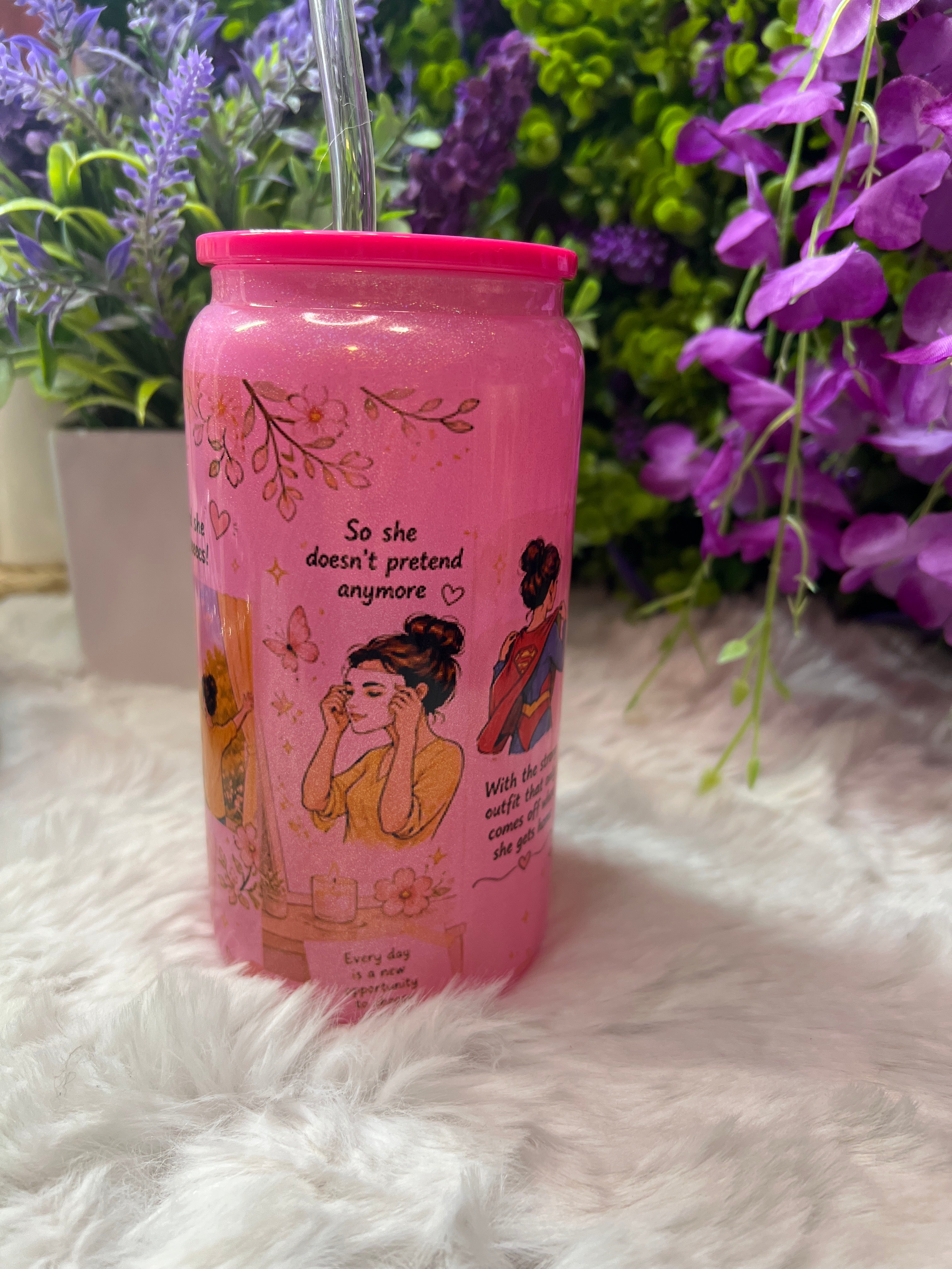 She chooses and rises glass cup 16 oz