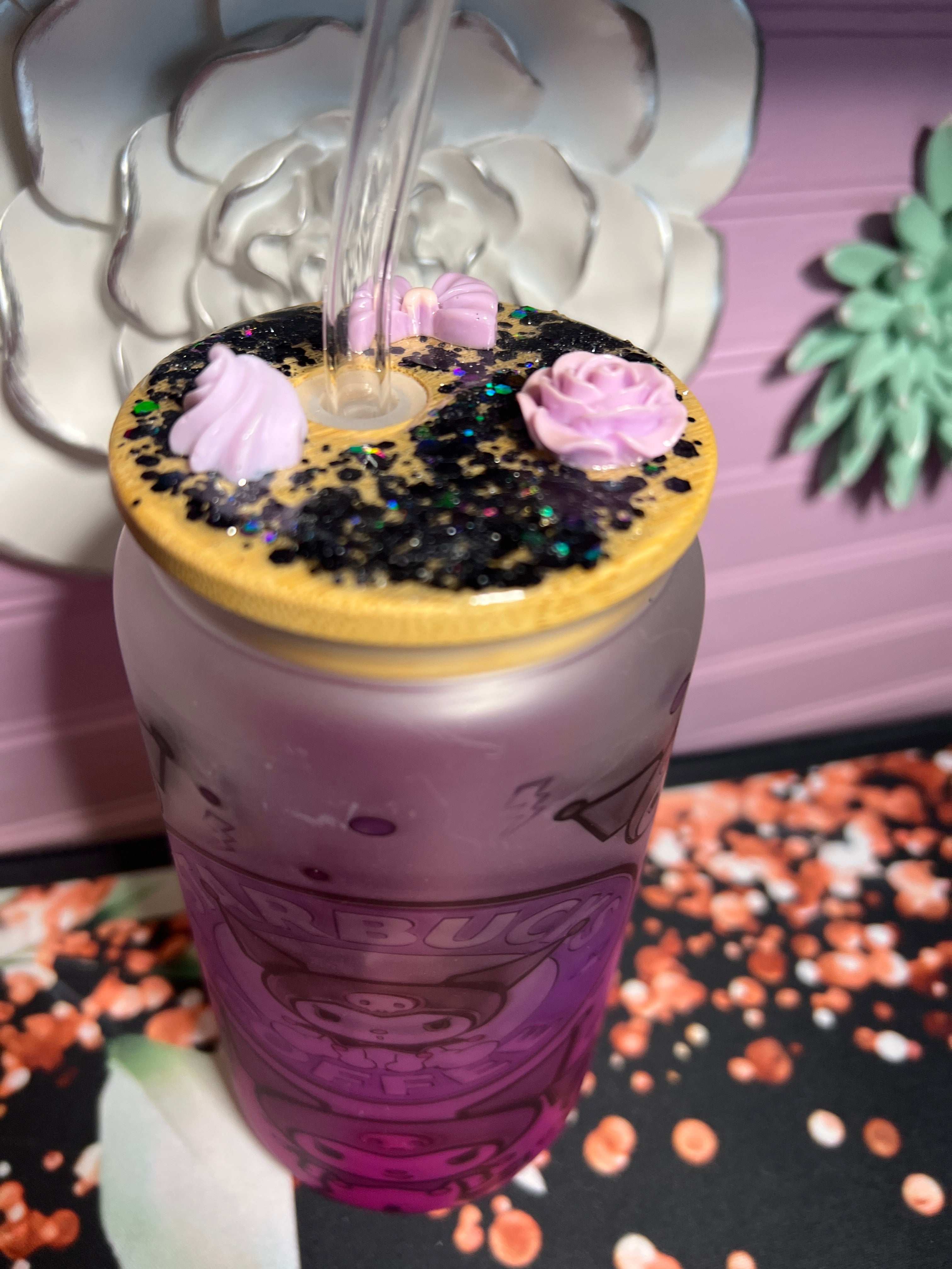 Frosted glass cup 16 oz kuromi