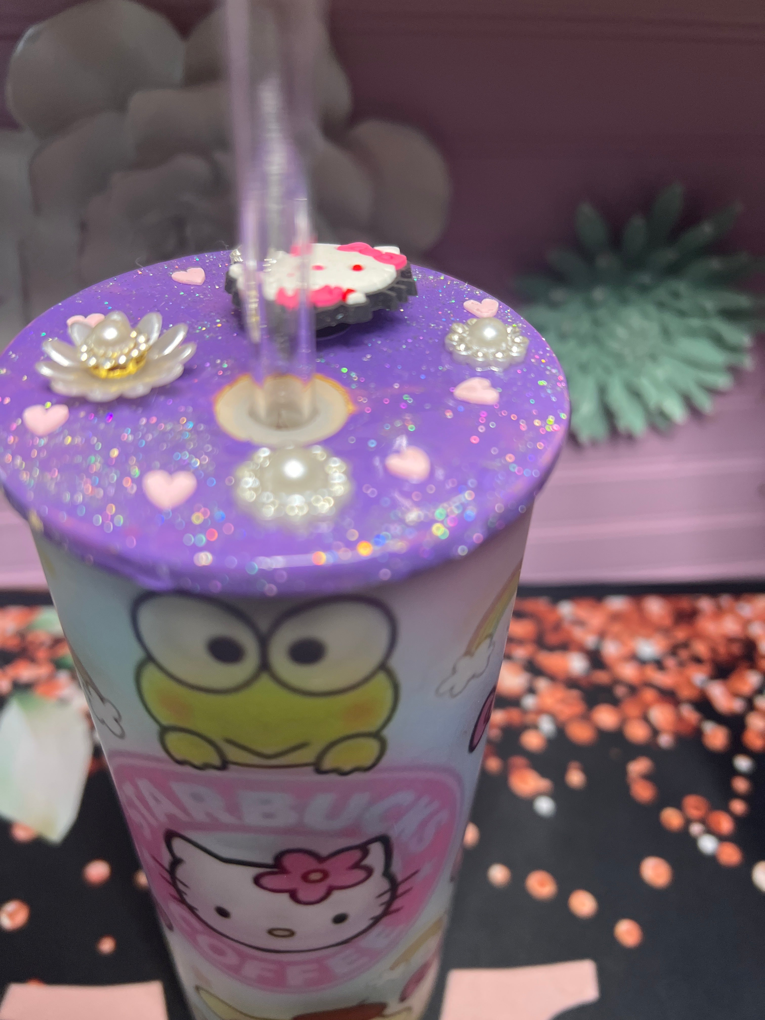 Hello Kitty y sus amigos frosted glass cup 20 oz