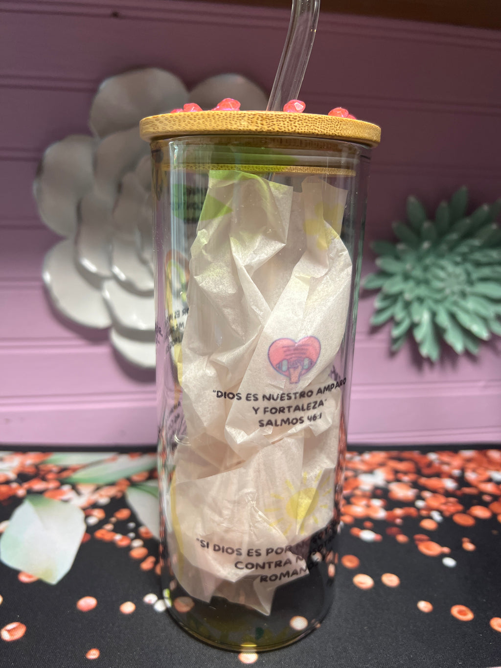 En momentos difíciles recuerda textos bíblicos glass cup 18 oz