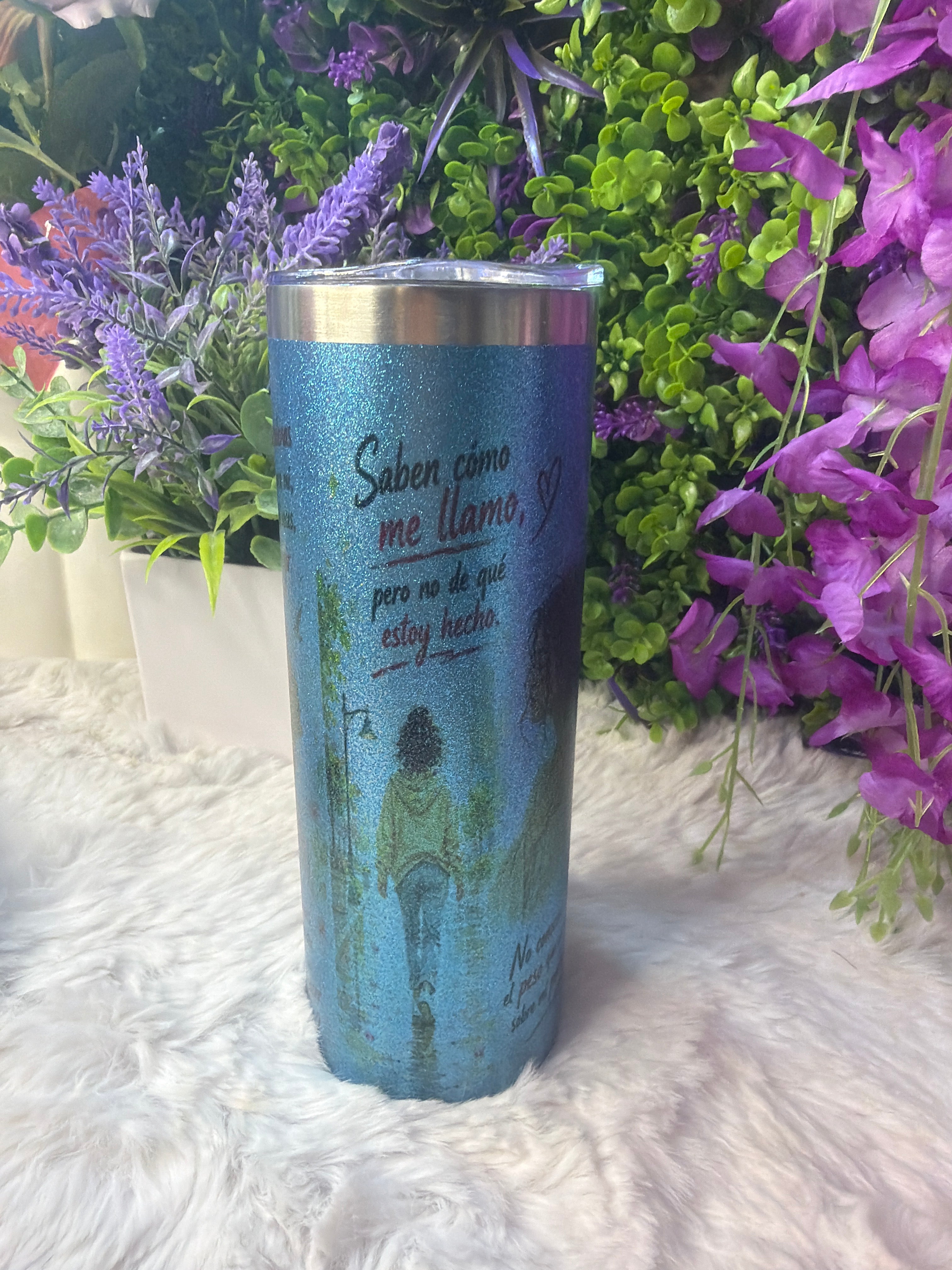 Salí de ahí tumbler azul con destellos de glitter 20 oz