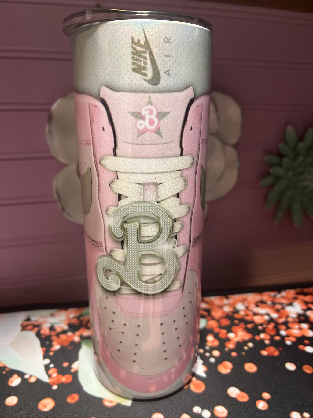 Nike B tumbler 20 oz