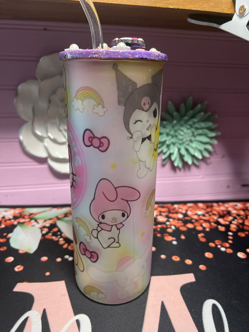 Hello Kitty y sus amigos frosted glass cup 20 oz