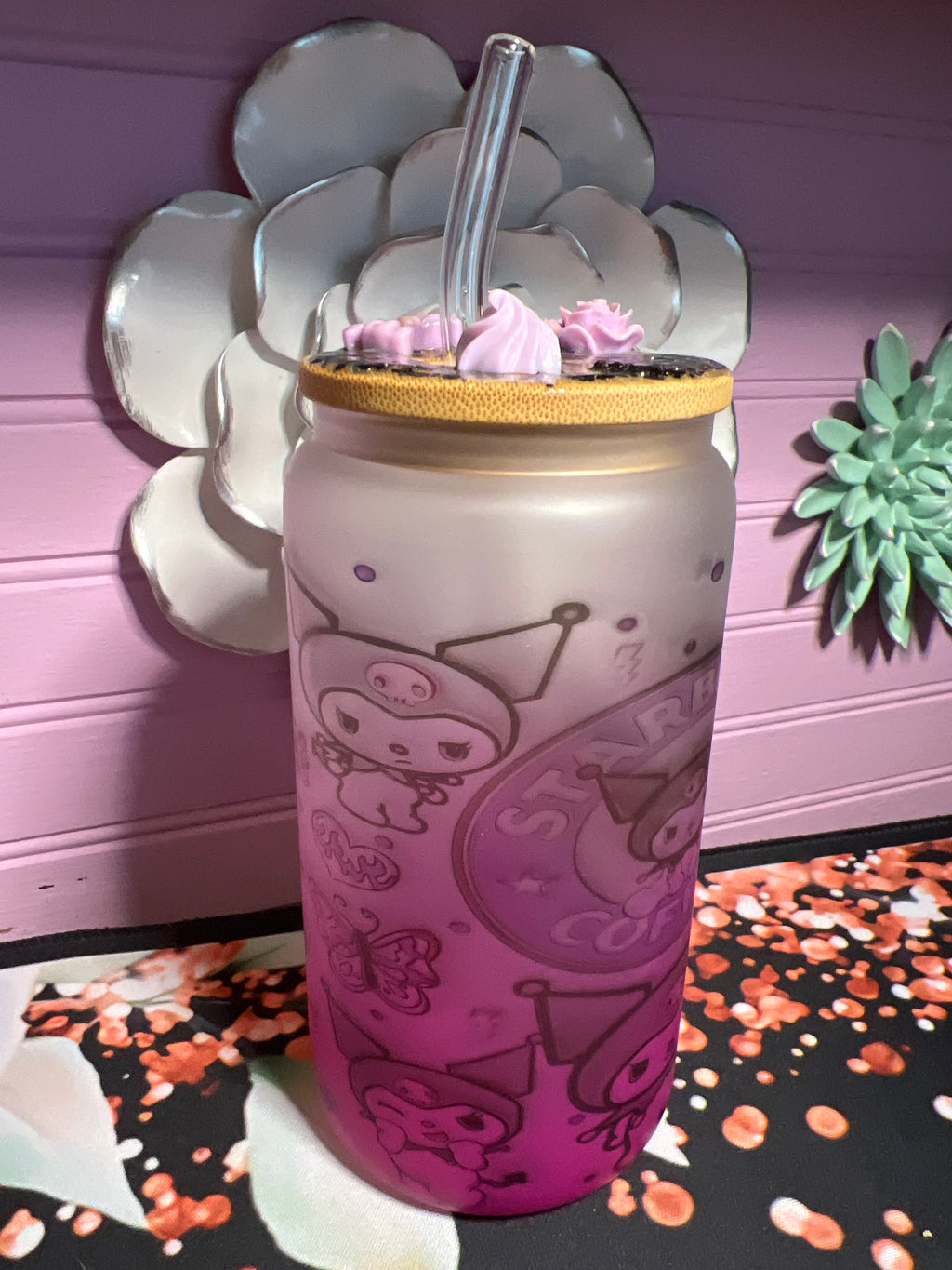 Frosted glass cup 16 oz kuromi