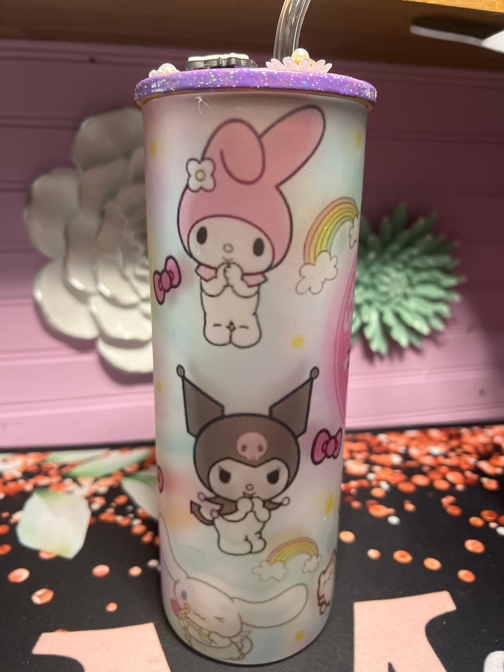 Hello Kitty y sus amigos frosted glass cup 20 oz